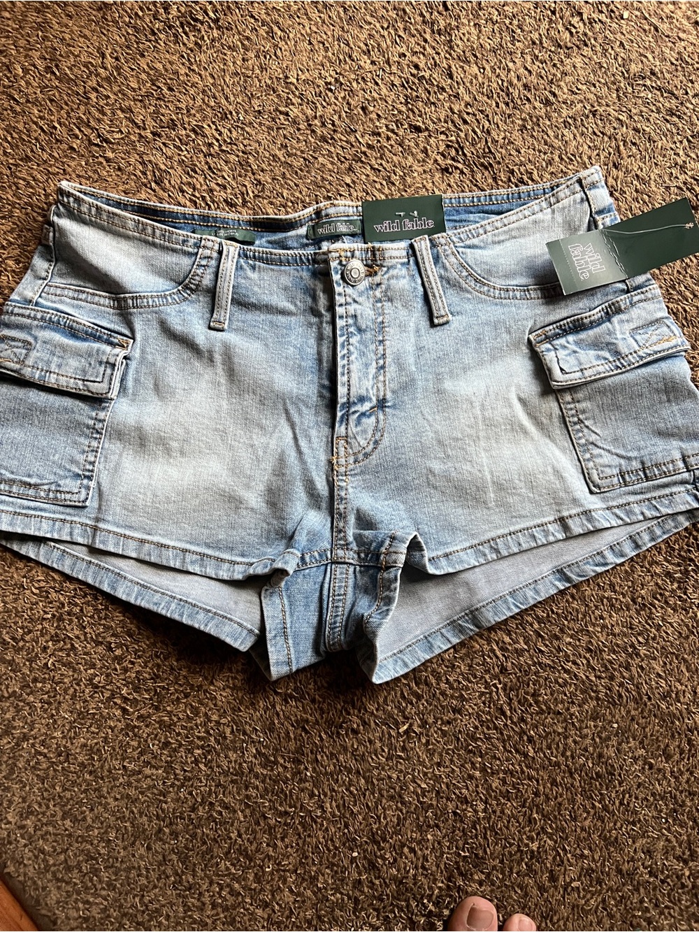 Wild Fable Women's Blue Denim Cargo Shorts 8 Low-Rise 2" Inseam Low Waist Rare